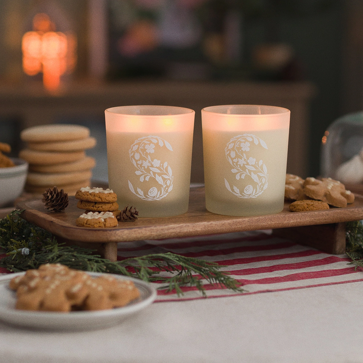 Gingerbread Hugs Scented Candle & Sugar Cookie Scented Candle Bundle