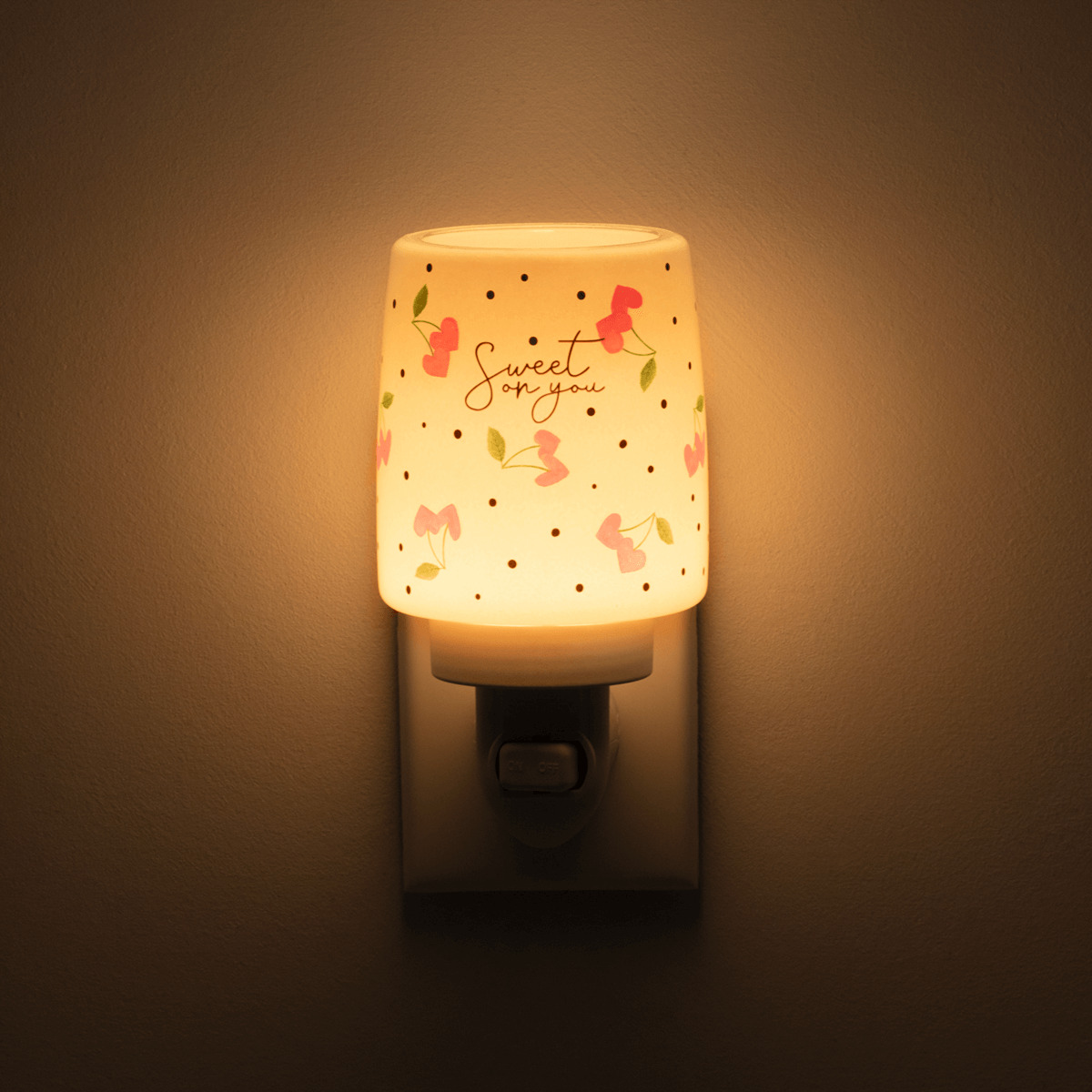 Cherry Picked Mini Warmer & free Sweetheart Sugar Cookie Scent Circle 3-pack - Image 5