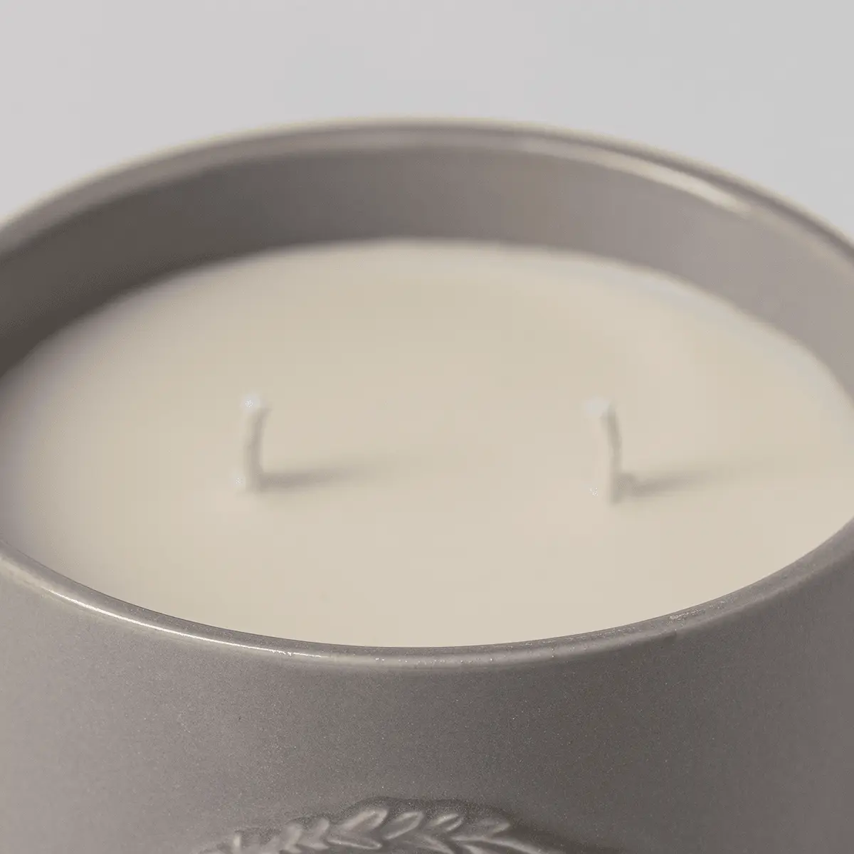 Pure Cashmere Scented Candle - Image 4