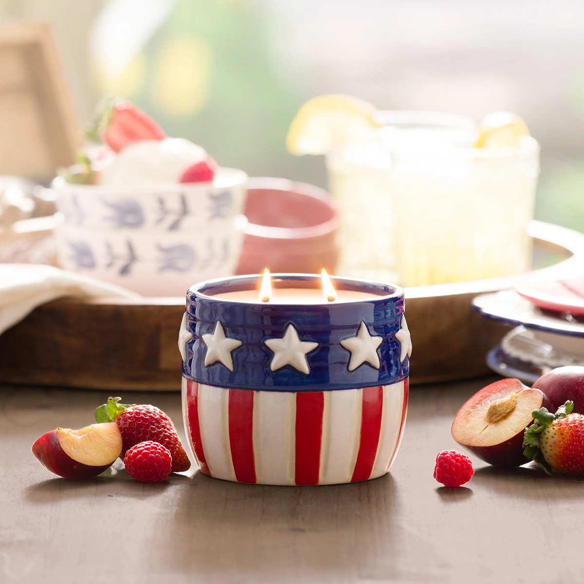 Red, White & Sparkle Scented Candle - Image 3